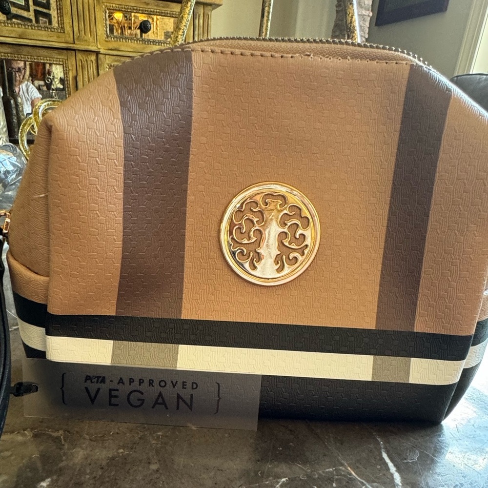 🌺 Deluxity Vegan Bag 💄